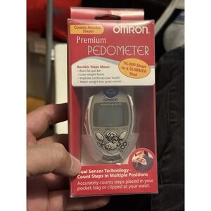Omron HJ-112 Digital Pocket Pedometer NEW, Open Box Dual Sensor Technology